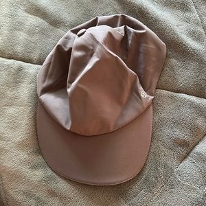 lululmeon hat (dark purple)